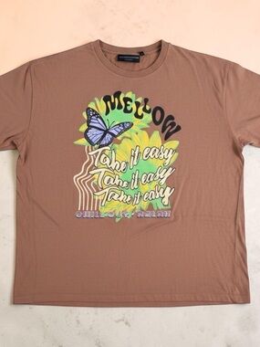 Men’s Lg over size. No Boundaries. Brown/Caramel.Mellow.Peace out. Take it easy